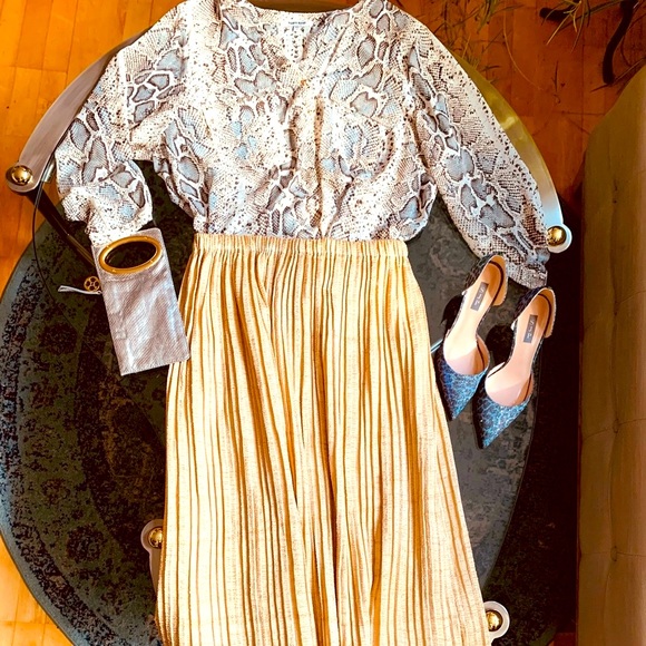 ✨ Daniel Rainn✨ Snake Print V-Neck Blouse W/Two Slip Pockets& Gold Cone Buttons - Picture 13 of 13